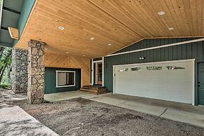 Deck + Yard: Family-friendly Pinetop Retreat