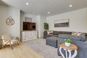Chic Sun-soaked Townhome: 42 Mi to Zion Natl Park