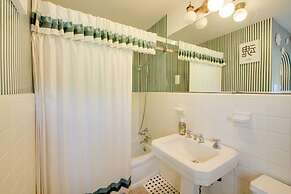 Hot Springs Home With Pool - 1/2 Mile to Oaklawn!