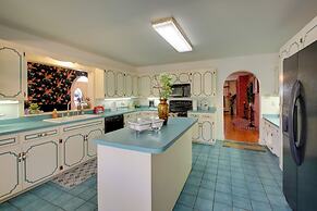 Hot Springs Home With Pool - 1/2 Mile to Oaklawn!