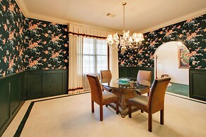 Hot Springs Home With Pool - 1/2 Mile to Oaklawn!