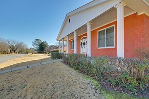 Hot Springs Home With Pool - 1/2 Mile to Oaklawn!