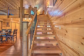 Creekside Broken Bow Cabin w/ Hot Tub & Fire Pit!