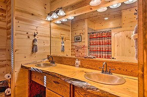 Creekside Broken Bow Cabin w/ Hot Tub & Fire Pit!