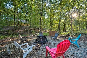 Creekside Broken Bow Cabin w/ Hot Tub & Fire Pit!