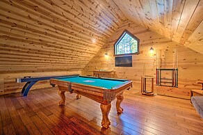 Creekside Broken Bow Cabin w/ Hot Tub & Fire Pit!