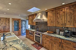 Luxe Tucson Vineyard Home w/ Views & Fire Pit