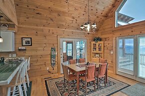 Smoky Mountain Cabin w/ Hot Tub & Views!