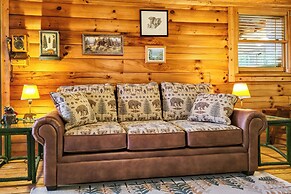 Smoky Mountain Cabin w/ Hot Tub & Views!