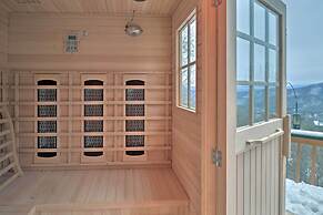 Smoky Mountain Cabin w/ Hot Tub & Views!