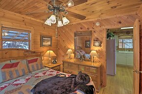 Smoky Mountain Cabin w/ Hot Tub & Views!