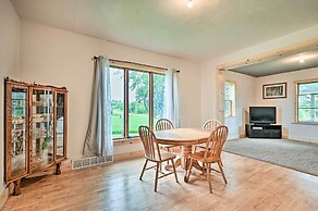 Remodeled Cecil Farmhouse, Near Shawano Lake!