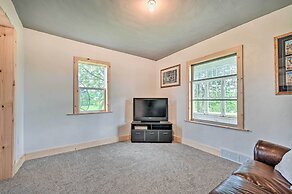 Remodeled Cecil Farmhouse, Near Shawano Lake!