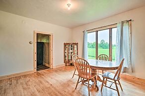 Remodeled Cecil Farmhouse, Near Shawano Lake!
