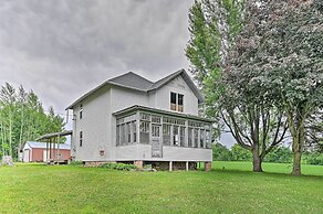 Remodeled Cecil Farmhouse, Near Shawano Lake!