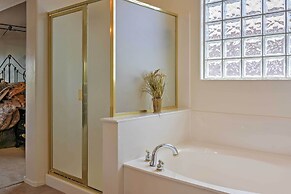 North Phoenix Home w/ Pool, 13 Mi to Lake Pleasant