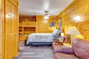 3 Mi to Dollywood: Pigeon Forge Resort Studio!