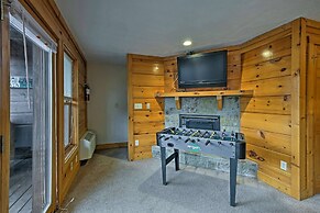 Pigeon Forge Resort Studio Cabin on Dollywood Ln!