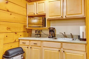 3 Mi to Dollywood: Pigeon Forge Resort Studio!