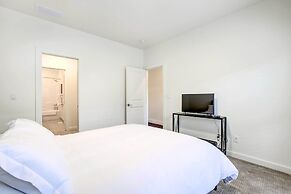 Beautiful Townhome - Steps to Downtown Boise!