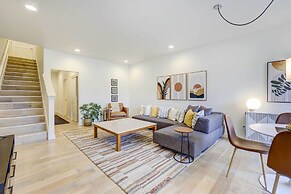 Beautiful Townhome - Steps to Downtown Boise!