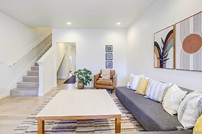 Beautiful Townhome - Steps to Downtown Boise!