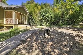 Pet-friendly Cottage w/ Fire Pit - 3 Mi to Siu!
