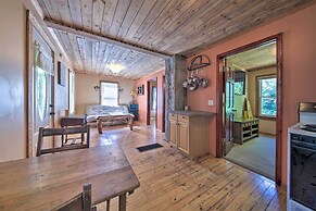 Pet-friendly Cottage w/ Fire Pit - 3 Mi to Siu!
