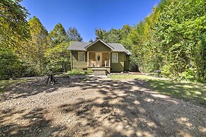 Pet-friendly Cottage w/ Fire Pit - 3 Mi to Siu!