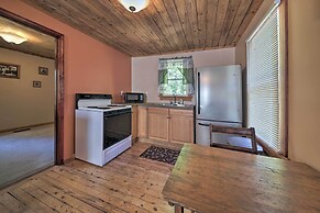 Pet-friendly Cottage w/ Fire Pit - 3 Mi to Siu!