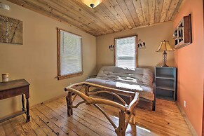 Pet-friendly Cottage w/ Fire Pit - 3 Mi to Siu!