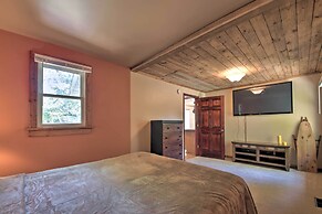 Pet-friendly Cottage w/ Fire Pit - 3 Mi to Siu!