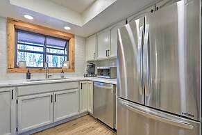 Deck, Games & Fire Pit: Modern Pine Cabin!