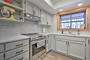 Deck, Games & Fire Pit: Modern Pine Cabin!