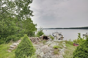 Cozy 1930s-style Waterfront Maine Cabin w/ Dock!