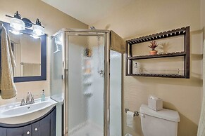 Condo on Golf Course: 2 Mi to Grindstone Lake!