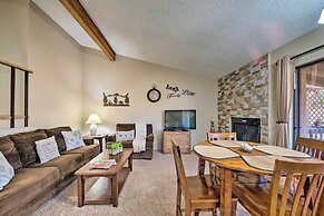 Condo on Golf Course: 2 Mi to Grindstone Lake!