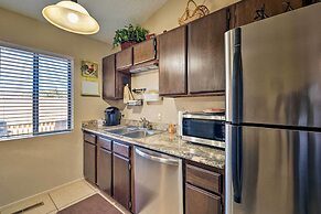 Condo on Golf Course: 2 Mi to Grindstone Lake!