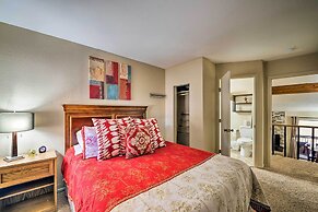 Condo on Golf Course: 2 Mi to Grindstone Lake!