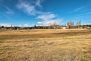 Condo on Golf Course: 2 Mi to Grindstone Lake!