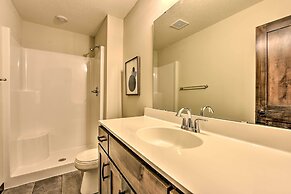 Modern Nisswa Escape w/ Deck: Walk to Gull Lake!