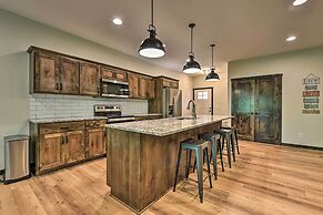 Modern Nisswa Escape w/ Deck: Walk to Gull Lake!