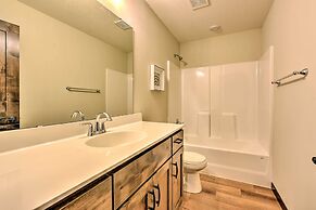 Modern Nisswa Escape w/ Deck: Walk to Gull Lake!