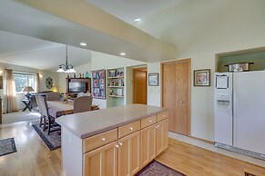 Bigfork Village Retreat - 1 Mi to Flathead Lake!