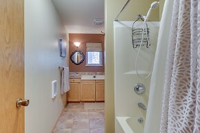 Bigfork Village Retreat - 1 Mi to Flathead Lake!