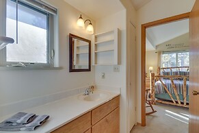 Bigfork Village Retreat - 1 Mi to Flathead Lake!