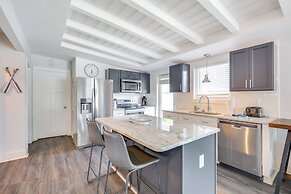 Modern Oak Island Escape: 1 Mile to Long Beach!