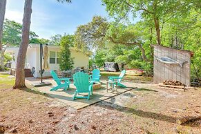 Modern Oak Island Escape: 1 Mile to Long Beach!