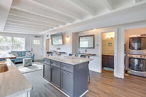 Modern Oak Island Escape: 1 Mile to Long Beach!