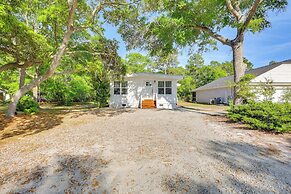 Modern Oak Island Escape: 1 Mile to Long Beach!